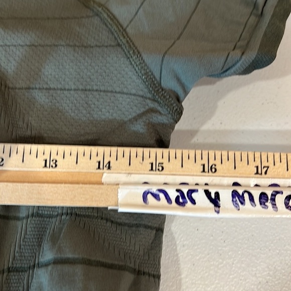 Athleta Olive Green Rushed Work Out Striped Short Sleeve Shirt Medium - Picture 7 of 9